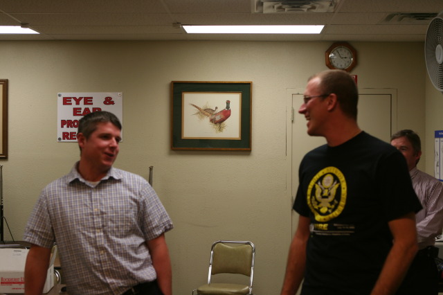 2010/01(January)/ITOC-R1-TeamLead-Tazer/640x480_2010-01-12-ITOC-R1-TeamLead-025-Travis-gets-tazed-Bill.JPG
