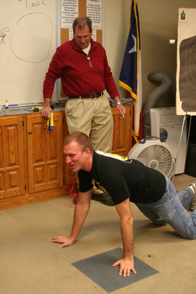 2010/01(January)/ITOC-R1-TeamLead-Tazer/640x480_2010-01-12-ITOC-R1-TeamLead-029-Travis-gets-tazed.JPG