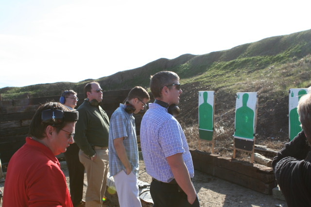2010/01(January)/ITOC-R1-TeamLead-Tazer/640x480_2010-01-12-ITOC-R1-TeamLead-030-Stan-Shane-Troy-Bill.JPG