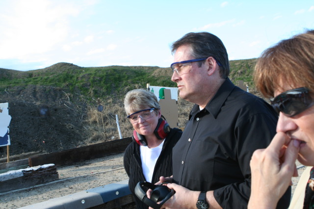 2010/01(January)/ITOC-R1-TeamLead-Tazer/640x480_2010-01-12-ITOC-R1-TeamLead-042-Zanna-Steve-Lydia.JPG