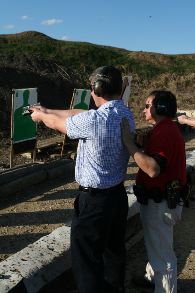 2010/01(January)/ITOC-R1-TeamLead-Tazer/640x480_2010-01-12-ITOC-R1-TeamLead-043-Bill.JPG
