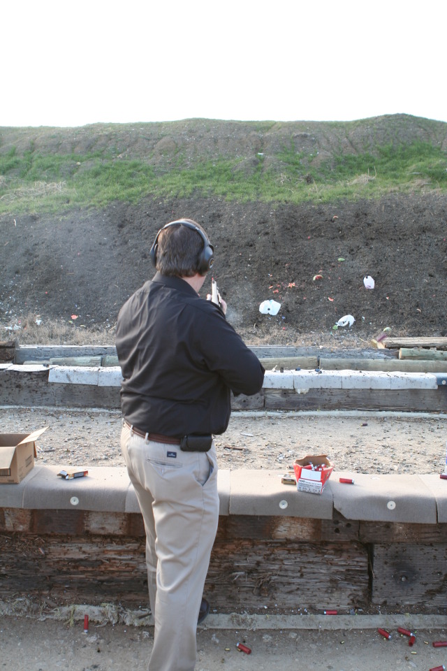 2010/01(January)/ITOC-R1-TeamLead-Tazer/640x480_2010-01-12-ITOC-R1-TeamLead-117-Steve-Watermelon.JPG