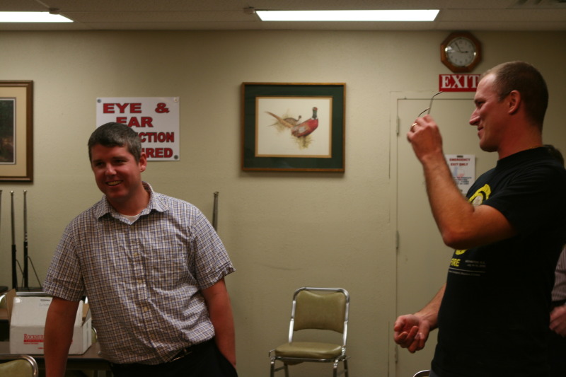 2010/01(January)/ITOC-R1-TeamLead-Tazer/800x600_2010-01-12-ITOC-R1-TeamLead-022-Travis-gets-tazed-Bill.JPG