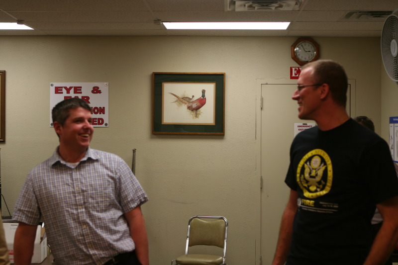 2010/01(January)/ITOC-R1-TeamLead-Tazer/800x600_2010-01-12-ITOC-R1-TeamLead-027-Travis-gets-tazed-Bill.JPG