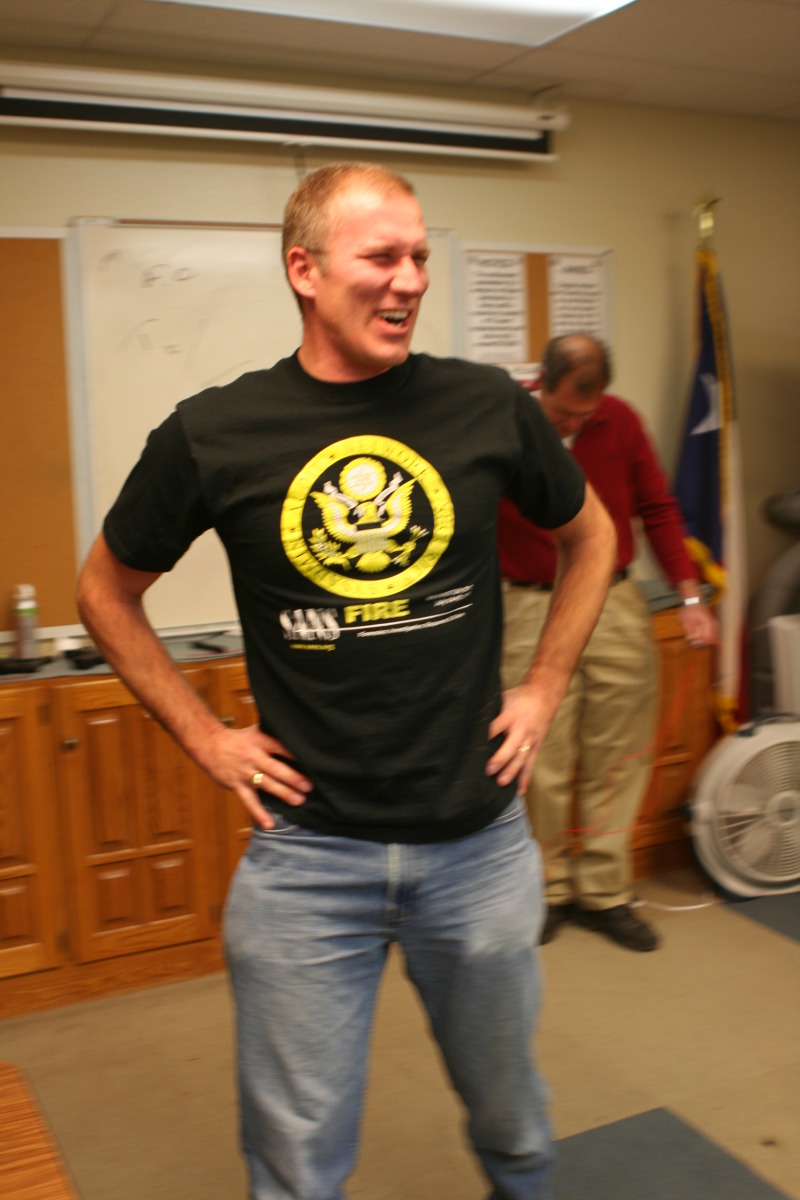 2010/01(January)/ITOC-R1-TeamLead-Tazer/800x600_2010-01-12-ITOC-R1-TeamLead-042-Travis-gets-tazed.JPG