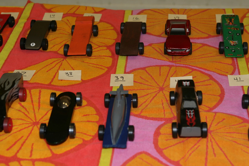 2010/01(January)/Pack409-Pinewood-Derby/1024x768_2010-01-16-Pack409-Pinewood-Derby-015.JPG