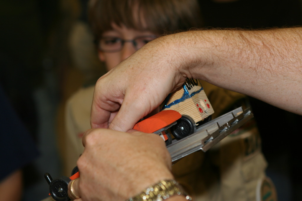 2010/01(January)/Pack409-Pinewood-Derby/1024x768_2010-01-16-Pack409-Pinewood-Derby-024.JPG