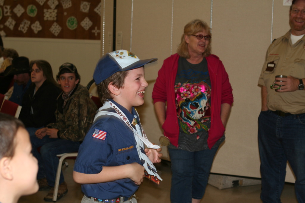 2010/01(January)/Pack409-Pinewood-Derby/1024x768_2010-01-16-Pack409-Pinewood-Derby-086-Case.JPG