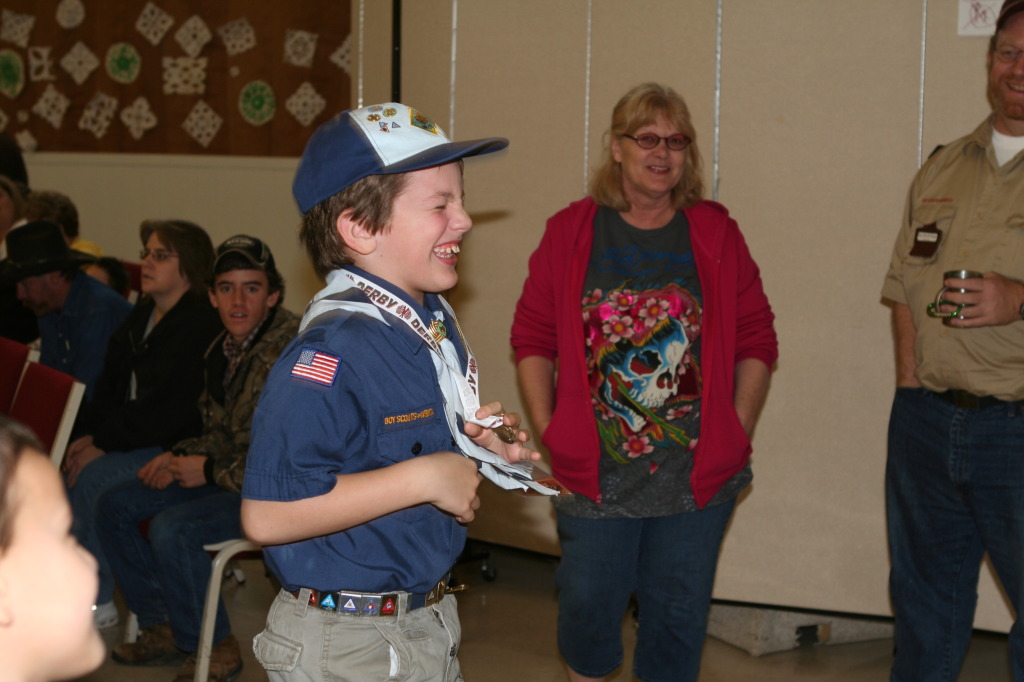 2010/01(January)/Pack409-Pinewood-Derby/1024x768_2010-01-16-Pack409-Pinewood-Derby-087-Case.JPG