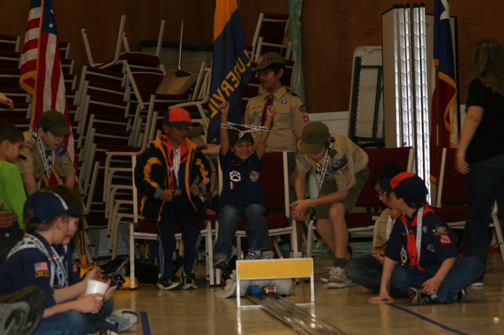 2010/01(January)/Pack409-Pinewood-Derby/1024x768_2010-01-16-Pack409-Pinewood-Derby-103.JPG