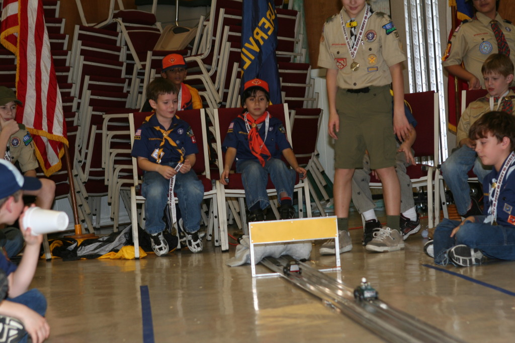 2010/01(January)/Pack409-Pinewood-Derby/1024x768_2010-01-16-Pack409-Pinewood-Derby-122.JPG