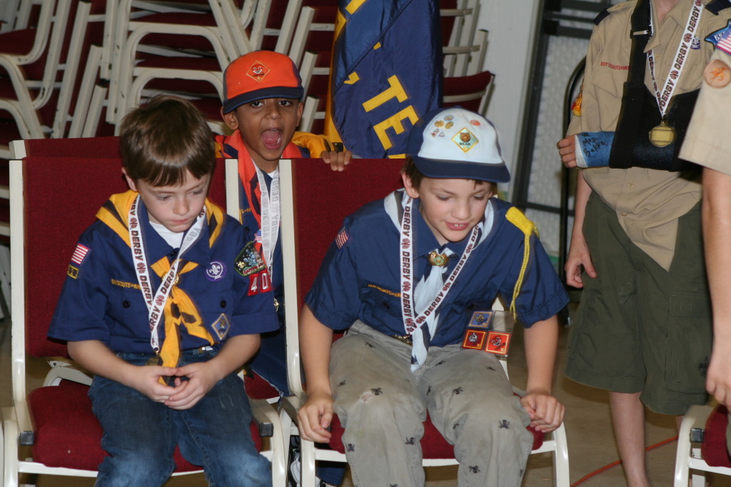 2010/01(January)/Pack409-Pinewood-Derby/1024x768_2010-01-16-Pack409-Pinewood-Derby-126-Case.JPG