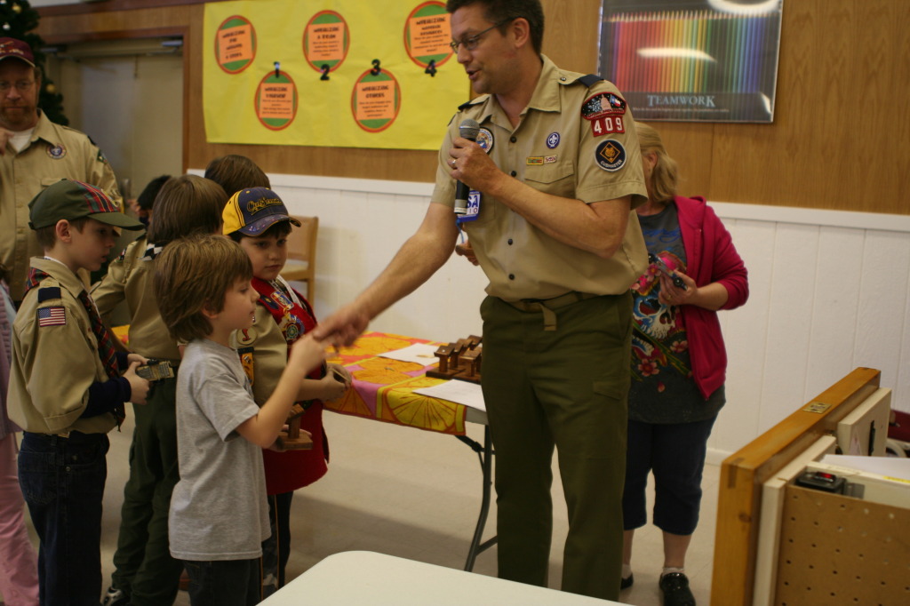 2010/01(January)/Pack409-Pinewood-Derby/1024x768_2010-01-16-Pack409-Pinewood-Derby-180-Matt.JPG