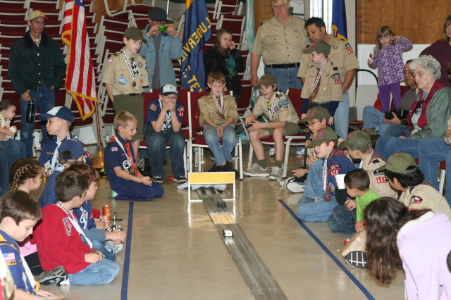 2010/01(January)/Pack409-Pinewood-Derby/640x480_2010-01-16-Pack409-Pinewood-Derby-054.JPG