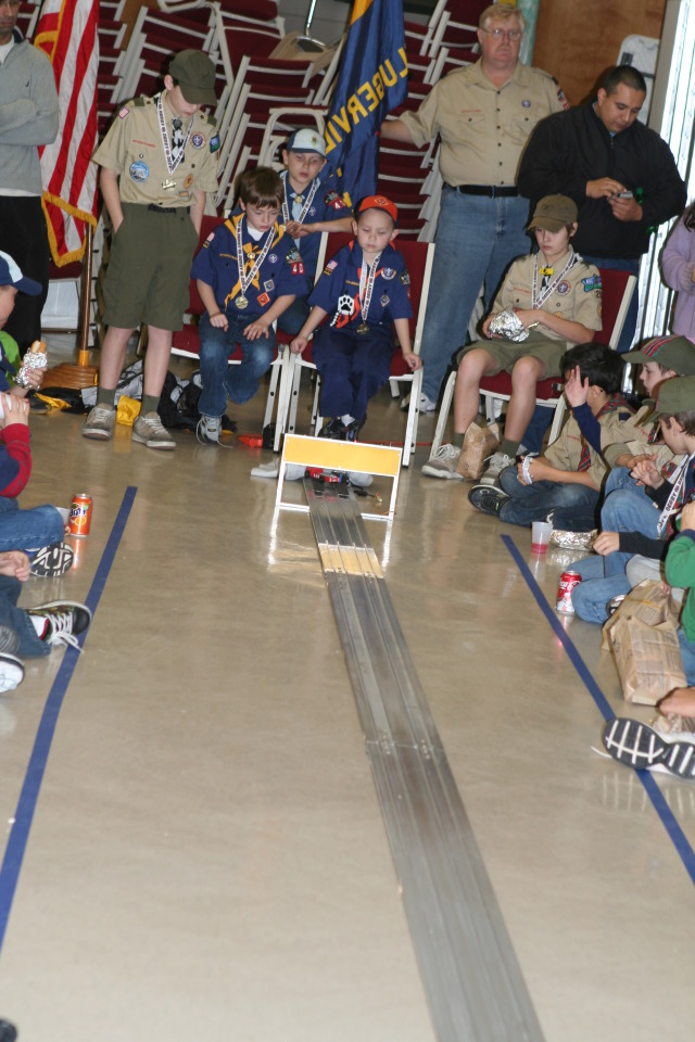 2010/01(January)/Pack409-Pinewood-Derby/640x480_2010-01-16-Pack409-Pinewood-Derby-063.JPG