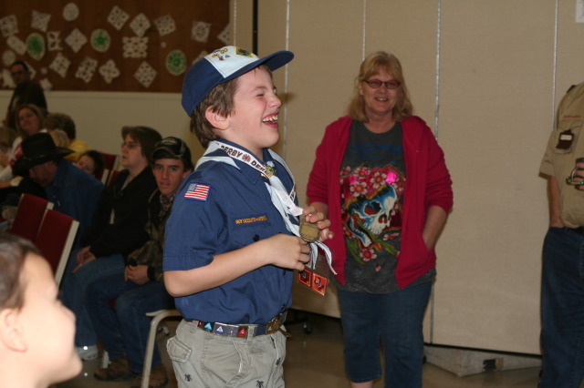 2010/01(January)/Pack409-Pinewood-Derby/640x480_2010-01-16-Pack409-Pinewood-Derby-088-Case.JPG