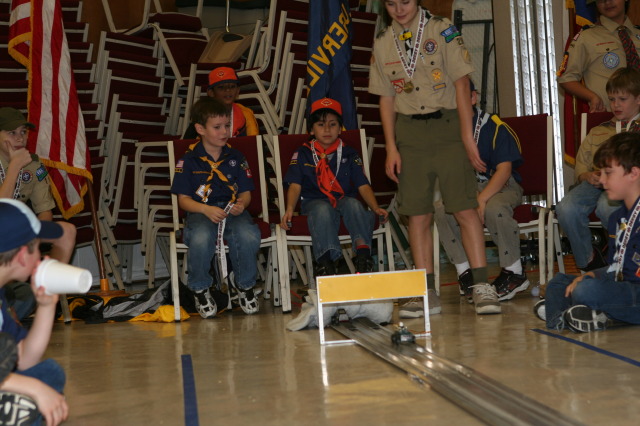 2010/01(January)/Pack409-Pinewood-Derby/640x480_2010-01-16-Pack409-Pinewood-Derby-123.JPG