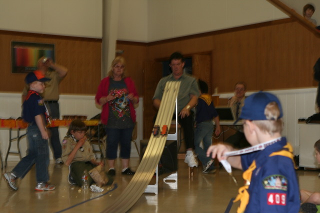 2010/01(January)/Pack409-Pinewood-Derby/640x480_2010-01-16-Pack409-Pinewood-Derby-135.JPG
