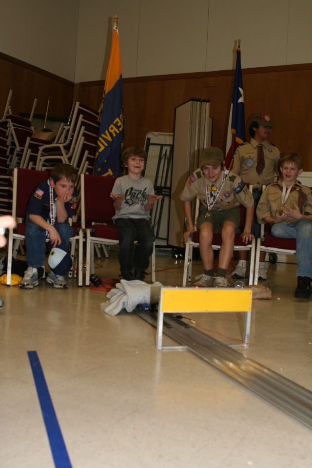 2010/01(January)/Pack409-Pinewood-Derby/640x480_2010-01-16-Pack409-Pinewood-Derby-147.JPG