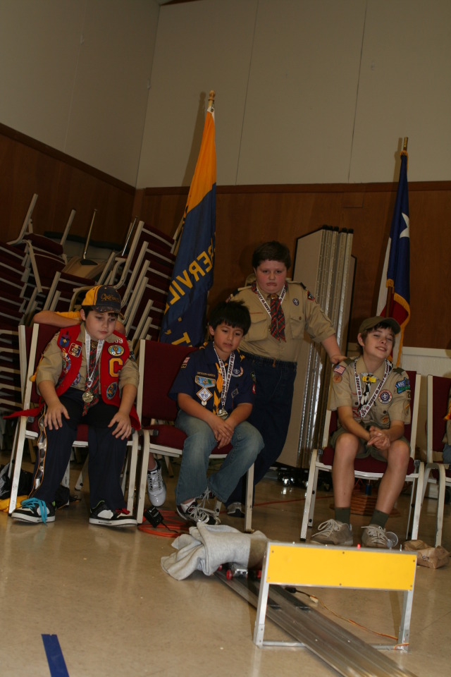 2010/01(January)/Pack409-Pinewood-Derby/640x480_2010-01-16-Pack409-Pinewood-Derby-154-Logan.JPG