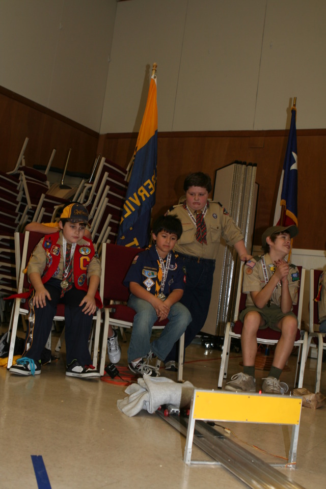 2010/01(January)/Pack409-Pinewood-Derby/640x480_2010-01-16-Pack409-Pinewood-Derby-155-Logan.JPG