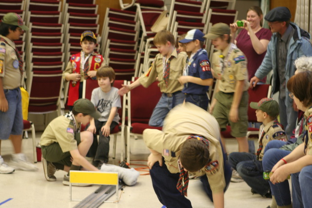 2010/01(January)/Pack409-Pinewood-Derby/640x480_2010-01-16-Pack409-Pinewood-Derby-173.JPG