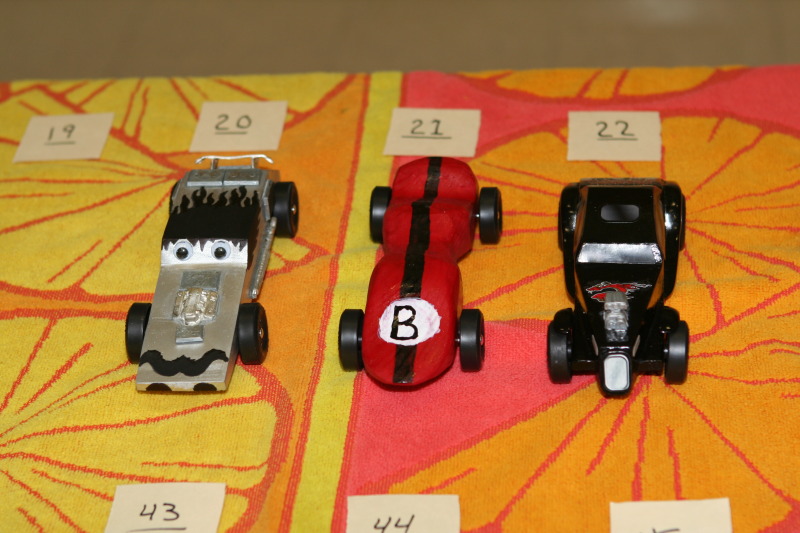 2010/01(January)/Pack409-Pinewood-Derby/800x600_2010-01-16-Pack409-Pinewood-Derby-014.JPG