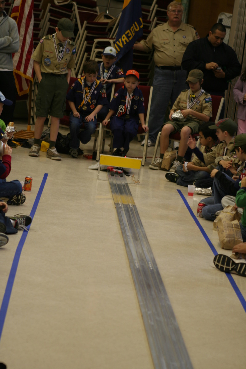 2010/01(January)/Pack409-Pinewood-Derby/800x600_2010-01-16-Pack409-Pinewood-Derby-064.JPG