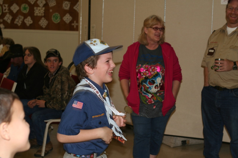 2010/01(January)/Pack409-Pinewood-Derby/800x600_2010-01-16-Pack409-Pinewood-Derby-086-Case.JPG
