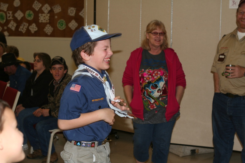 2010/01(January)/Pack409-Pinewood-Derby/800x600_2010-01-16-Pack409-Pinewood-Derby-087-Case.JPG