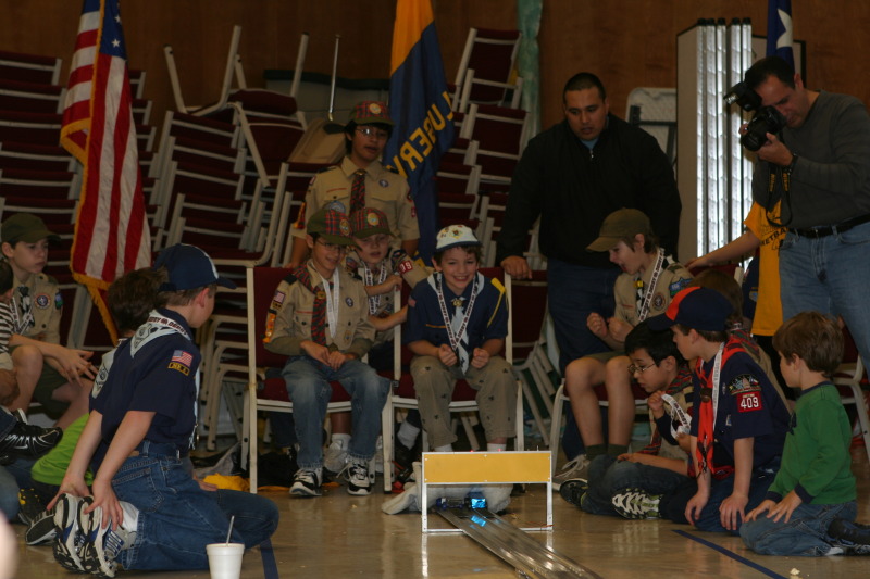 2010/01(January)/Pack409-Pinewood-Derby/800x600_2010-01-16-Pack409-Pinewood-Derby-096-Case.JPG