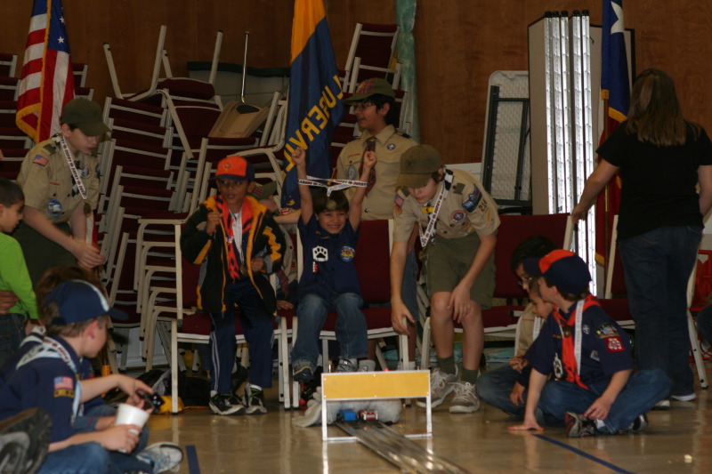 2010/01(January)/Pack409-Pinewood-Derby/800x600_2010-01-16-Pack409-Pinewood-Derby-104.JPG