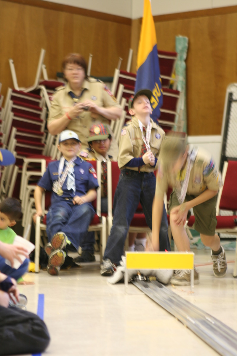 2010/01(January)/Pack409-Pinewood-Derby/800x600_2010-01-16-Pack409-Pinewood-Derby-112-Andrew.JPG