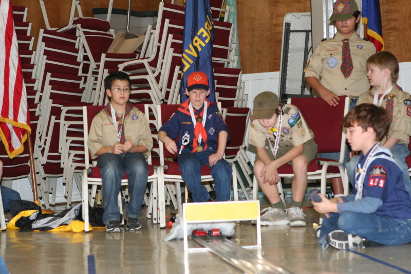 2010/01(January)/Pack409-Pinewood-Derby/800x600_2010-01-16-Pack409-Pinewood-Derby-119-Sebastian.JPG