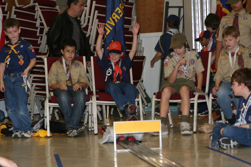 2010/01(January)/Pack409-Pinewood-Derby/800x600_2010-01-16-Pack409-Pinewood-Derby-121-Sebastian.JPG