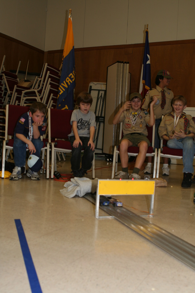 2010/01(January)/Pack409-Pinewood-Derby/800x600_2010-01-16-Pack409-Pinewood-Derby-145.JPG
