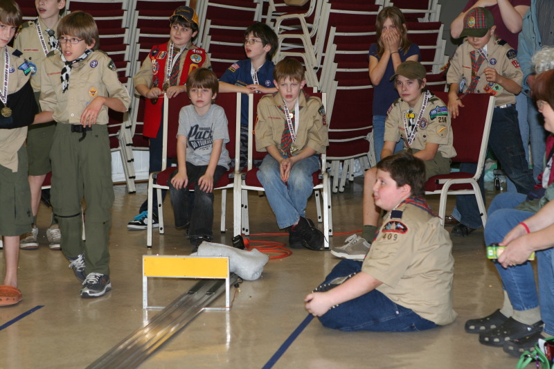 2010/01(January)/Pack409-Pinewood-Derby/800x600_2010-01-16-Pack409-Pinewood-Derby-161.JPG