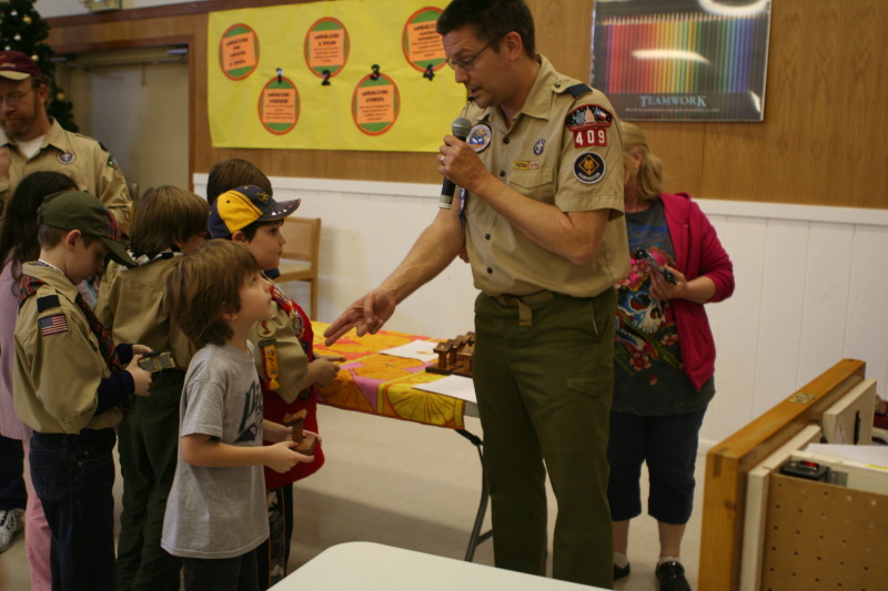 2010/01(January)/Pack409-Pinewood-Derby/800x600_2010-01-16-Pack409-Pinewood-Derby-179-Matt.JPG