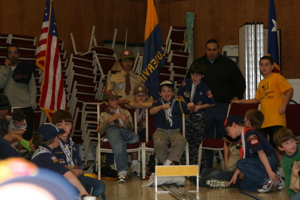 2010-01-16-Pack409-Pinewood-Derby-097-Case.JPG