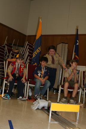 2010-01-16-Pack409-Pinewood-Derby-155-Logan.JPG