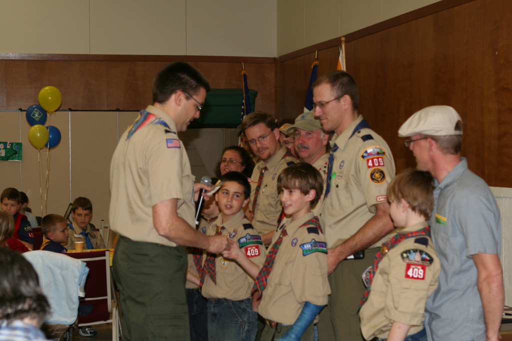 2010/02(February)/Pack409-Blue-and-Gold/1024x768_2010-02-20-Pack409-Blue-and-Gold-56-Matt-Chance-Travis.JPG