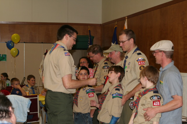 2010/02(February)/Pack409-Blue-and-Gold/640x480_2010-02-20-Pack409-Blue-and-Gold-53-Travis-Chance-Matt.JPG