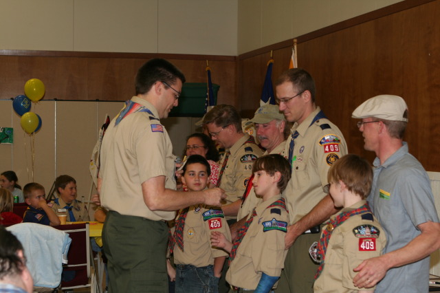 2010/02(February)/Pack409-Blue-and-Gold/640x480_2010-02-20-Pack409-Blue-and-Gold-54-Travis-Chance-Matt.JPG