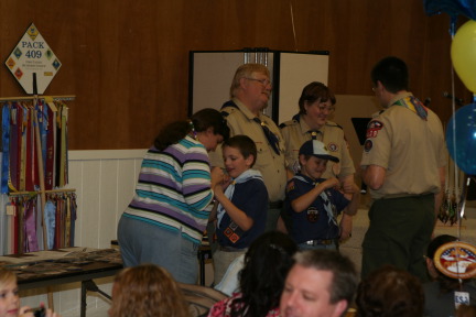 2010-02-20-Pack409-Blue-and-Gold-47-Case.JPG