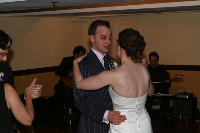 2010/04(April)/Lindsay-Andrew-Wedding/640x480_2010-04-23-Lindsay-Andrew-Wedding-160.jpg