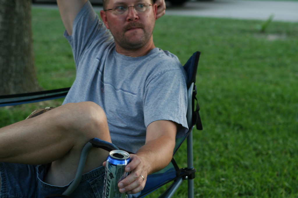 2010/05(May)/Misc/1024x768_2010-05-28-Hanging-out-02-John.JPG