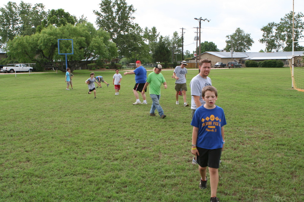 2010/05(May)/Pack409-Camp-Champions/1024x768_2010-05-22-Pack409-Camp-Champions-055-Dax.JPG