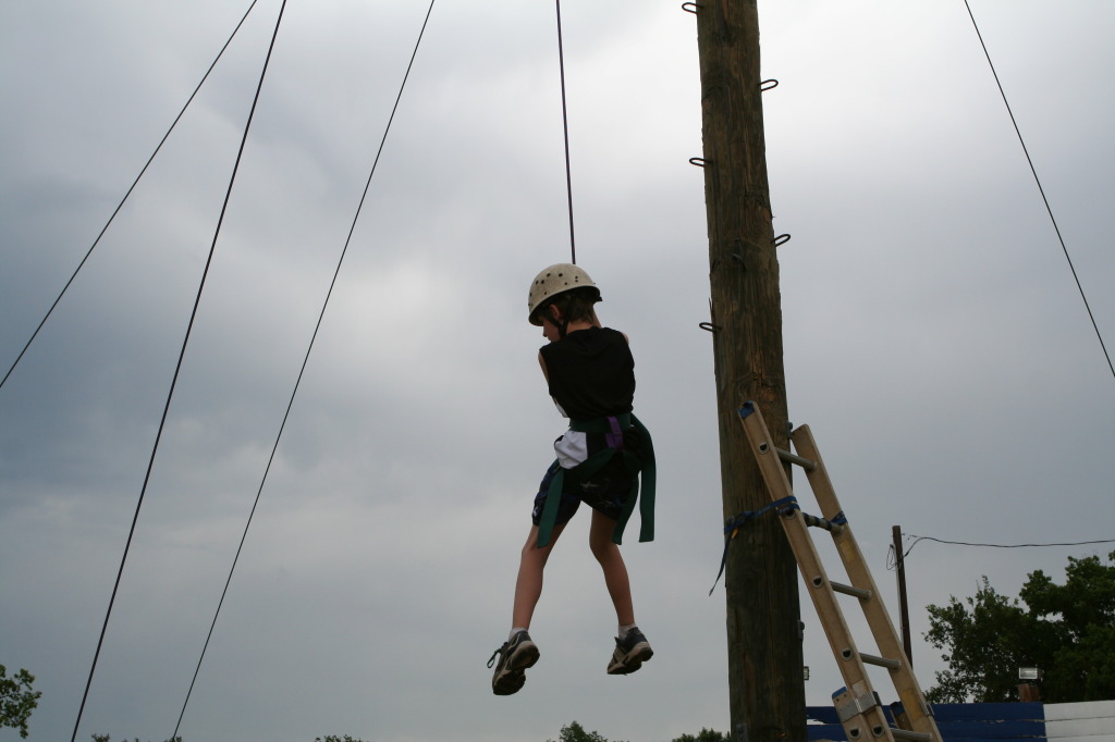 2010/05(May)/Pack409-Camp-Champions/1024x768_2010-05-22-Pack409-Camp-Champions-137-High-Ropes-Andrew.JPG