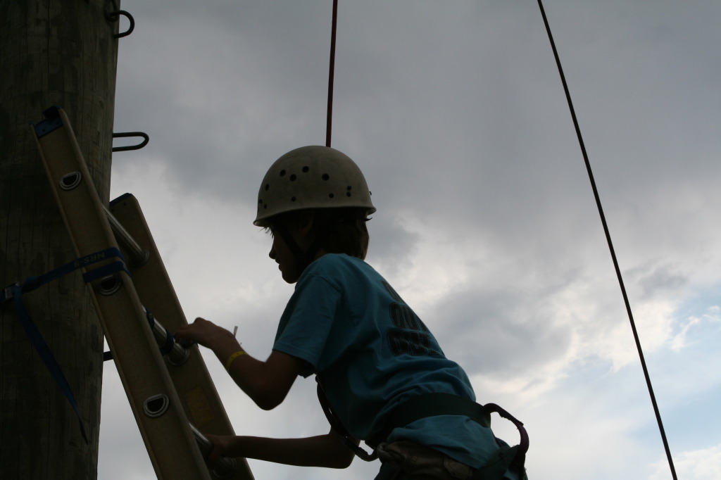 2010/05(May)/Pack409-Camp-Champions/1024x768_2010-05-22-Pack409-Camp-Champions-155-High-Ropes-Chance.JPG