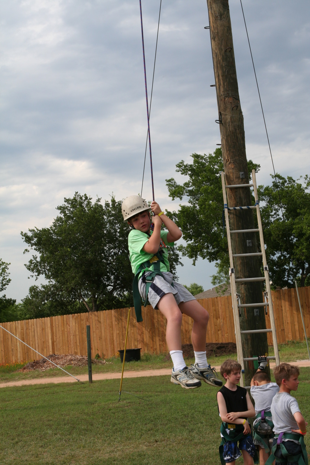 2010/05(May)/Pack409-Camp-Champions/1024x768_2010-05-22-Pack409-Camp-Champions-179-High-Ropes.JPG